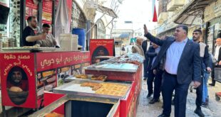 محافظ نابلس غسان دغلس يتفقد الأسواق في رابع أيام شهر رمضان المبارك