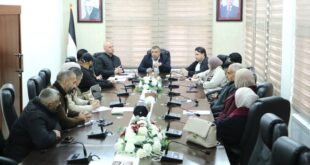 محافظ الخليل خالد دودين يعقد اجتماعاً لبحث مسار سياحي للحرم الابراهيمي