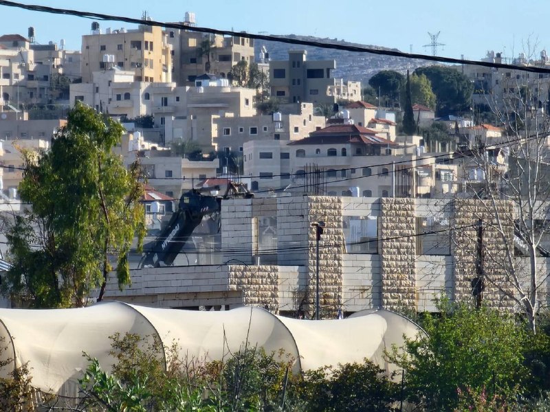 جرافات  الاحتلال تهدم ثلاثة منازل ومنشأة زراعية في بيت لقيا غرب رام الله