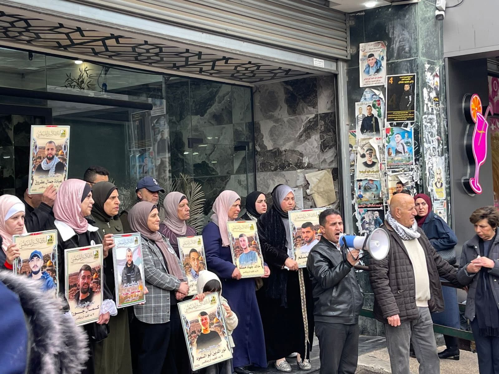 مسيرة إسناد للأسرى في نابلس