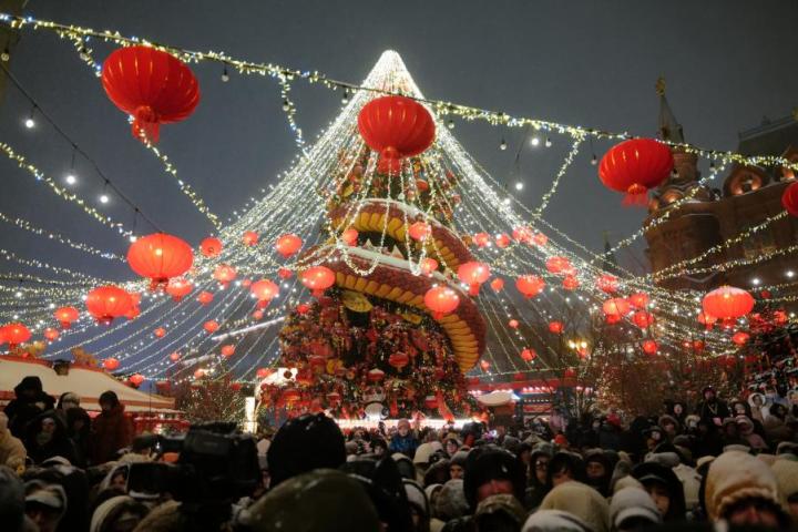 الصين تسجل أكثر من 2.8 مليار رحلة بين الأقاليم خلال عطلة عيد الربيع