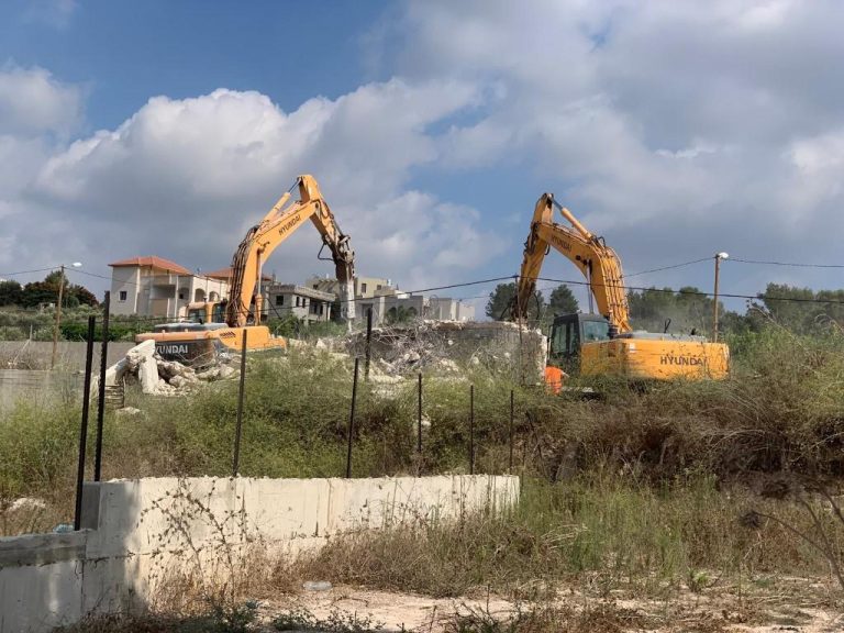 الاحتلال يخطر بهدم 6 منازل في خربة الدير شرق بيت لحم