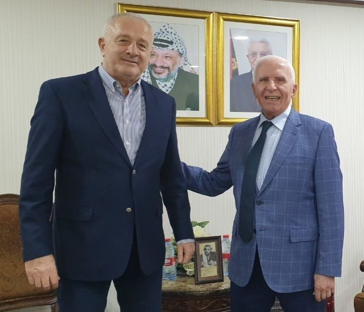 عزام الأحمد يطلع السفير الروسي على تطور الأوضاع في الأراضي الفلسطينية