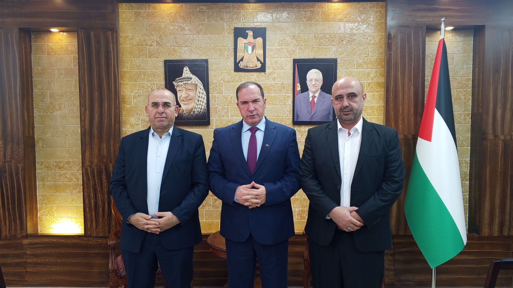 اللواء د. عبد الله كميل يستقبل مدير بريد طولكرم رائد محمود و جواد أبو زهرة من وزارة الاتصالات و تكنولوجيا المعلومات