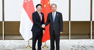 كبير المشرعين الصينيين يلتقي رئيس وزراء سنغافورة ورئيس البرلمان السريلانكي