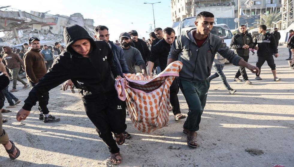 شهيدان بقصف مدفعي إسرائيلي في خانيونس جنوب قطاع غزة