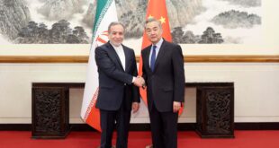 وزير الخارجية الصيني يؤكد دعم الصين لإيران في حماية سيادتها ووحدة وسلامة أراضيها