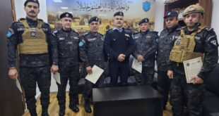 مدير شرطة محافظة الخليل العميد ناصر أبو حناني يكرم فريق هندسة المتفجرات