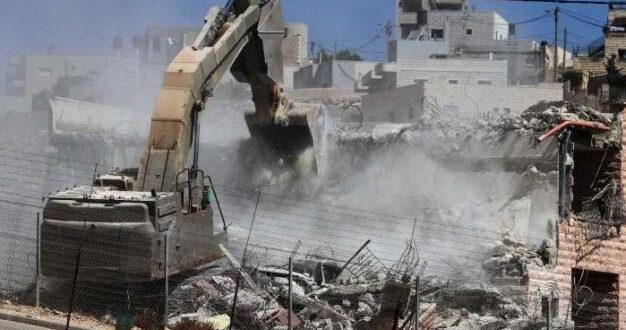 الاحتلال يهدم 4 منازل في حي البستان بسلوان