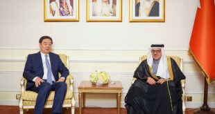 المبعوث الصيني الخاص لشؤون الشرق الأوسط تشاي جيون يلتقي وزير خارجية البحرين في المنامة