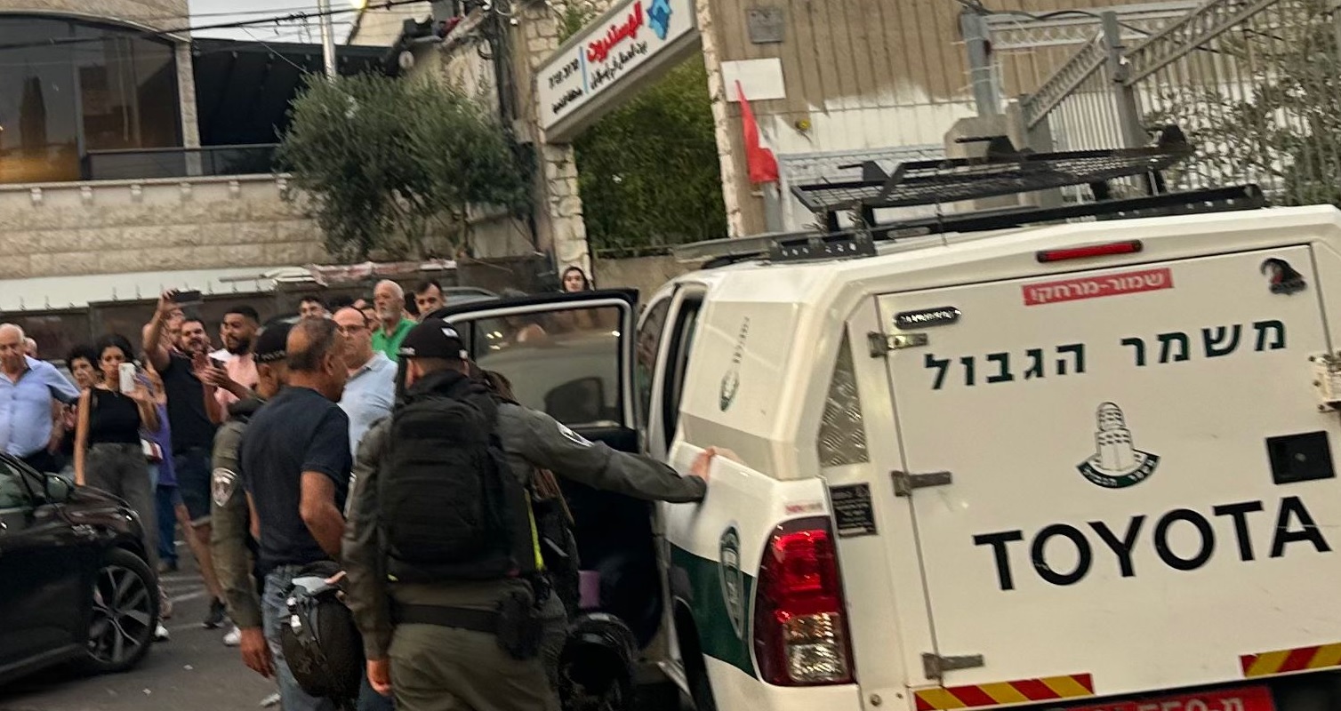 طواقم ضريبة الاحتلال تقتحم محال تجارية في بلدة سلوان