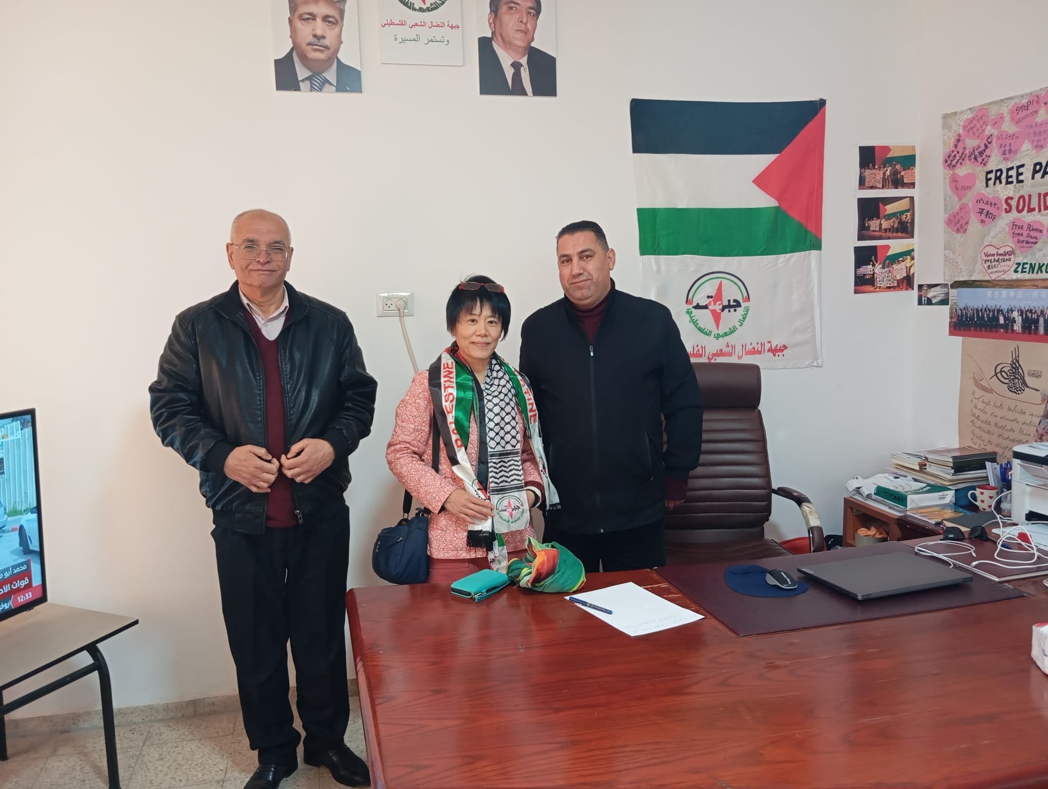 جبهة النضال الشعبي تستقبل أكاديمية يابانية في طولكرم وتطلعها على واقع الأوضاع الفلسطينية