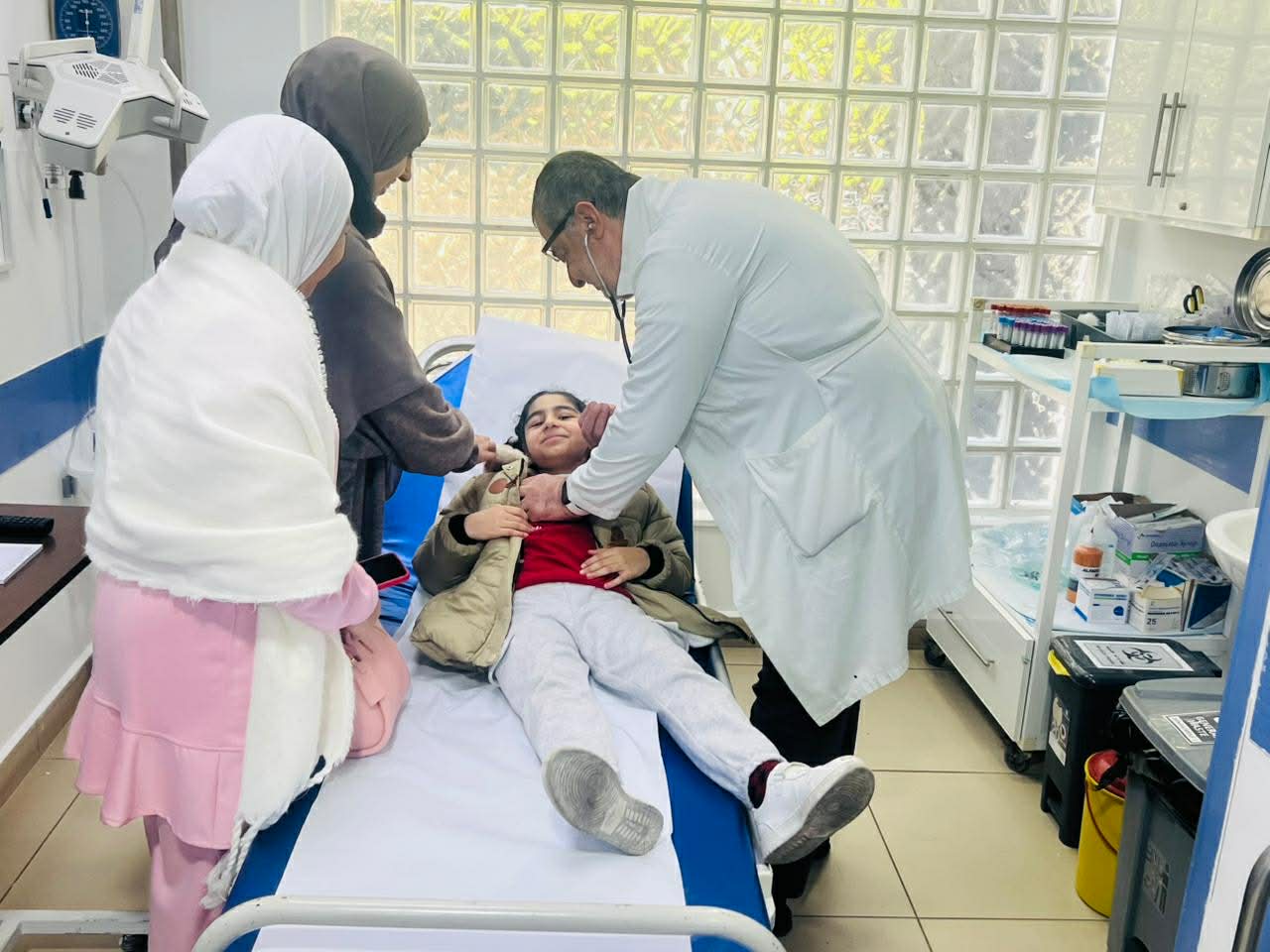 مستشفى دلاعة في صيدا تنظم يوماً طبياً مجانياً للأطفال الأيتام والعائلات الأكثر حاجة