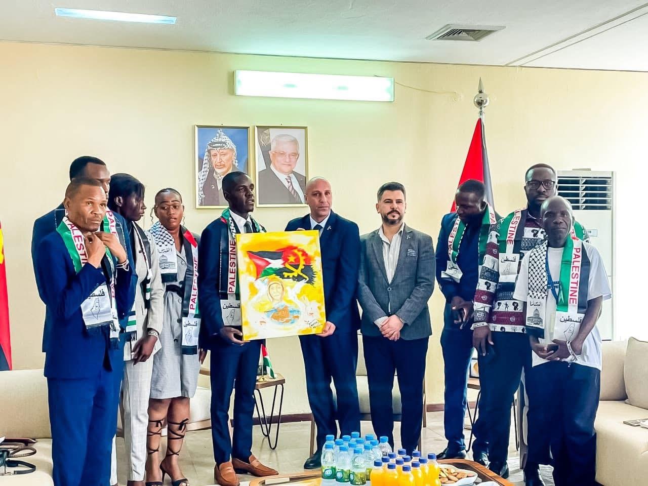 السفير شريف ملوح يُطلع مجموعة من ممثلي مؤسسات المجتمع المدني الأنغولية الشبابية على آخر المستجدات
