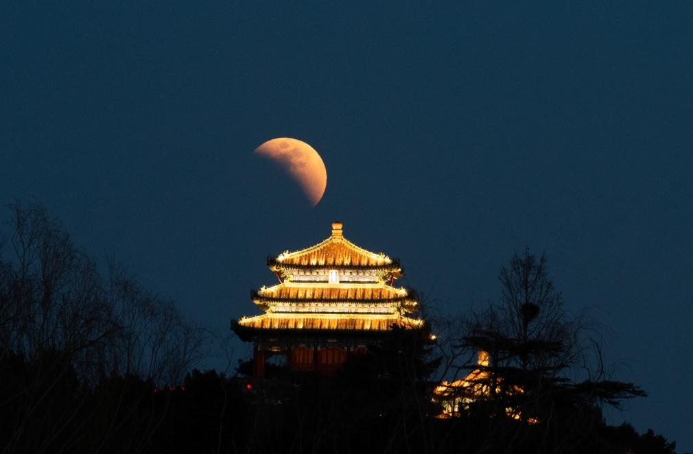 عيد الفوانيس الصيني يتزامن مع خسوف كلي للقمر