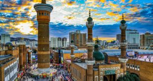 بازار شينجيانغ.. نافذة على الحضارة وملتقى الثقافات