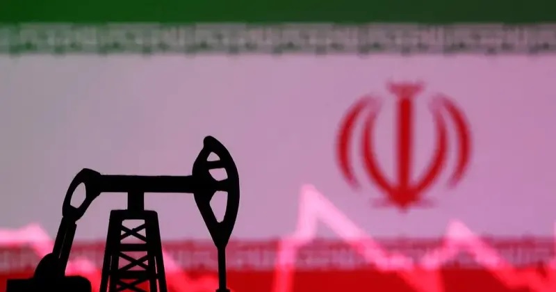 تحليل إخباري: الحرب الأمريكية الإسرائيلية على إيران تضع أسعار النفط وإمداداته على "صفيح ساخن"