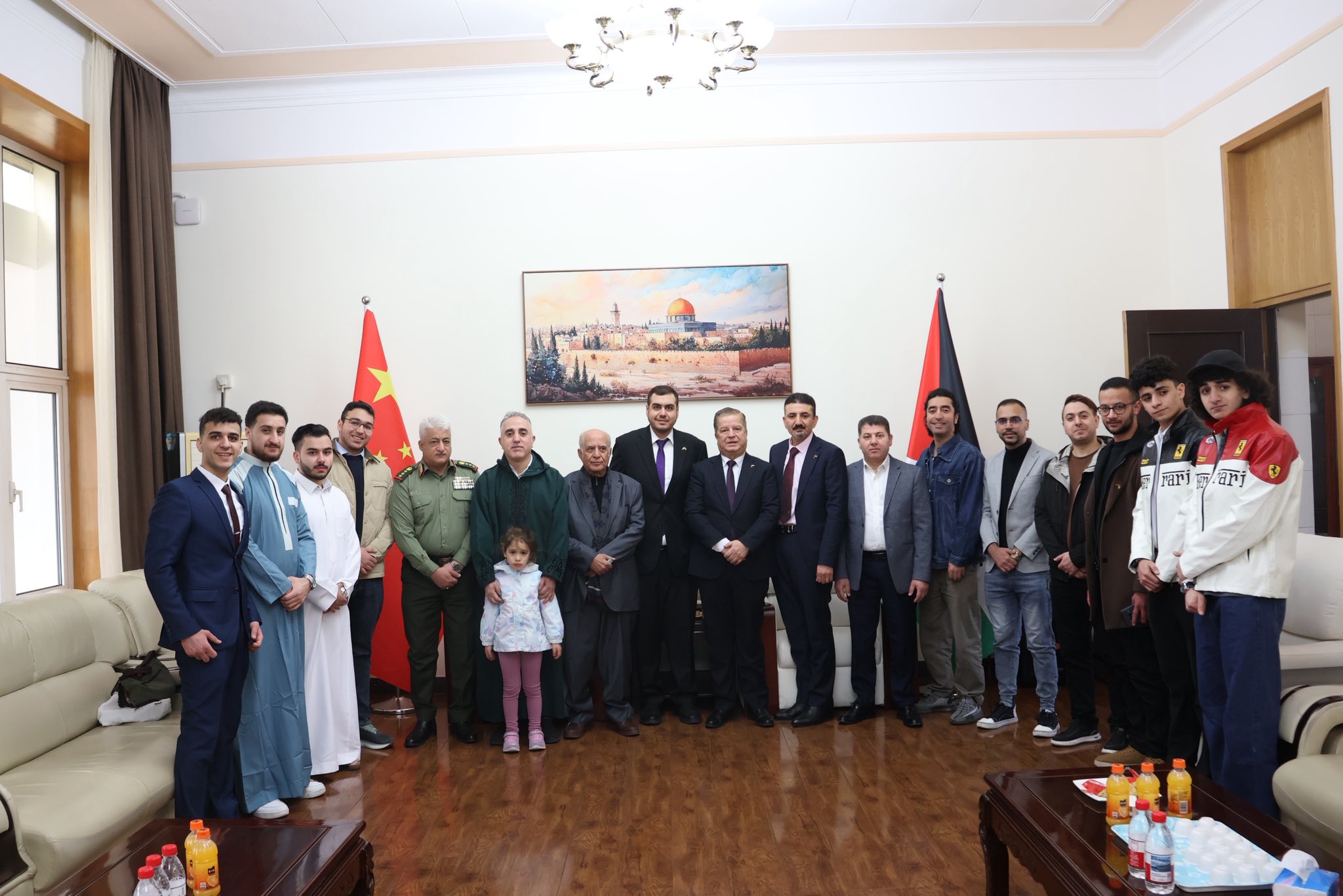 سفير فلسطين لدى الصين جواد عواد يستقبل أبناء الجالية الفلسطينية بمناسبة عيد الفطر السعيد