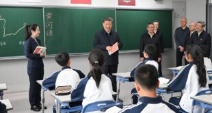 شي يقوم بجولة تفقدية في منطقة شيونغآن الجديدة بمقاطعة خبي شمالي الصين