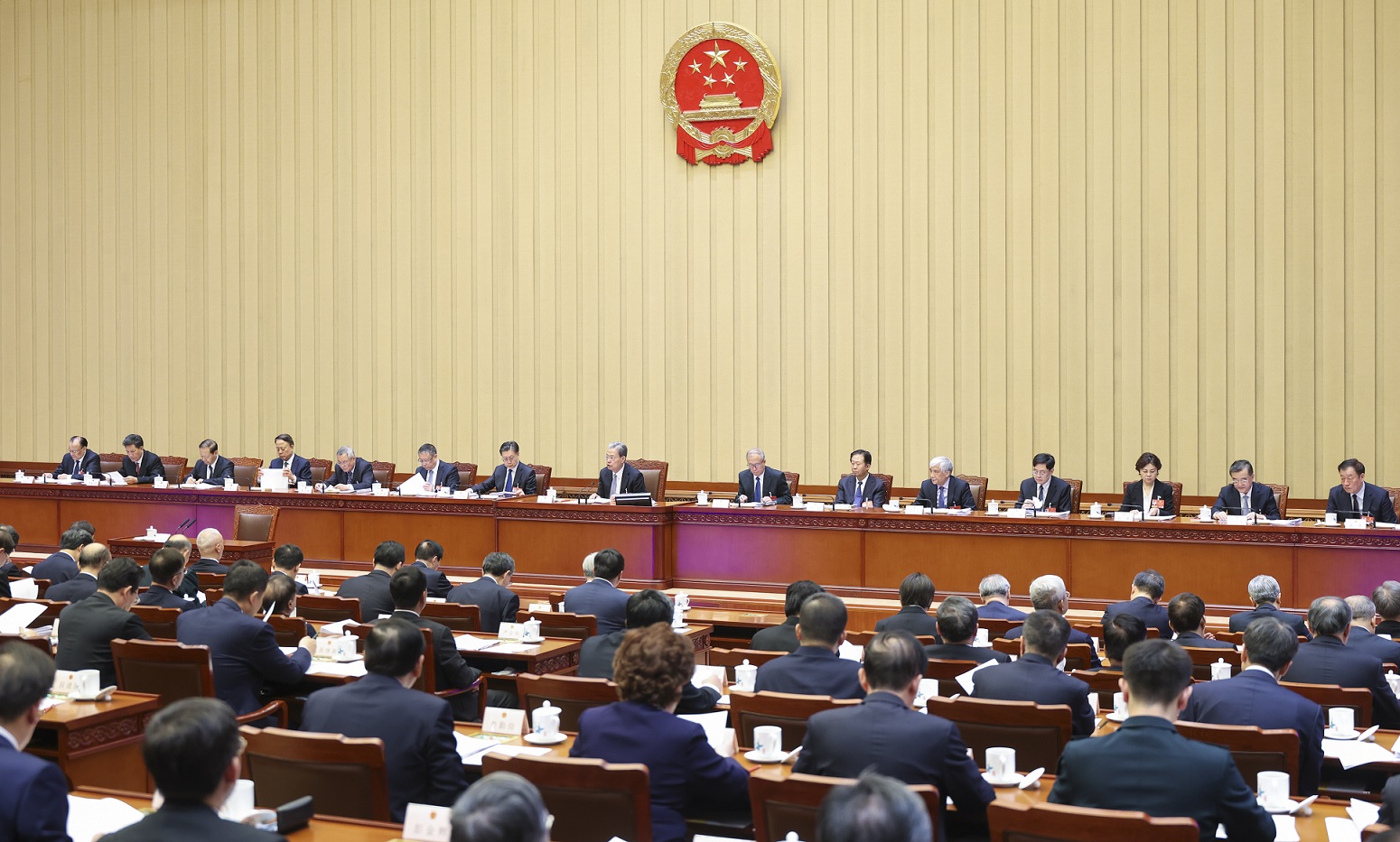 هيئة رئاسة الدورة التشريعية السنوية للصين تعقد اجتماعها الثالث