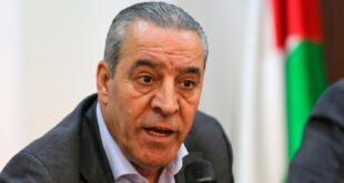 نائب الرئيس حسين الشيخ يؤكد رفض وإدانة دولة فلسطين للهجمات الإيرانية على الدول العربية ويطالب بعقد اجتماع وزاري بأسرع وقت ممكن