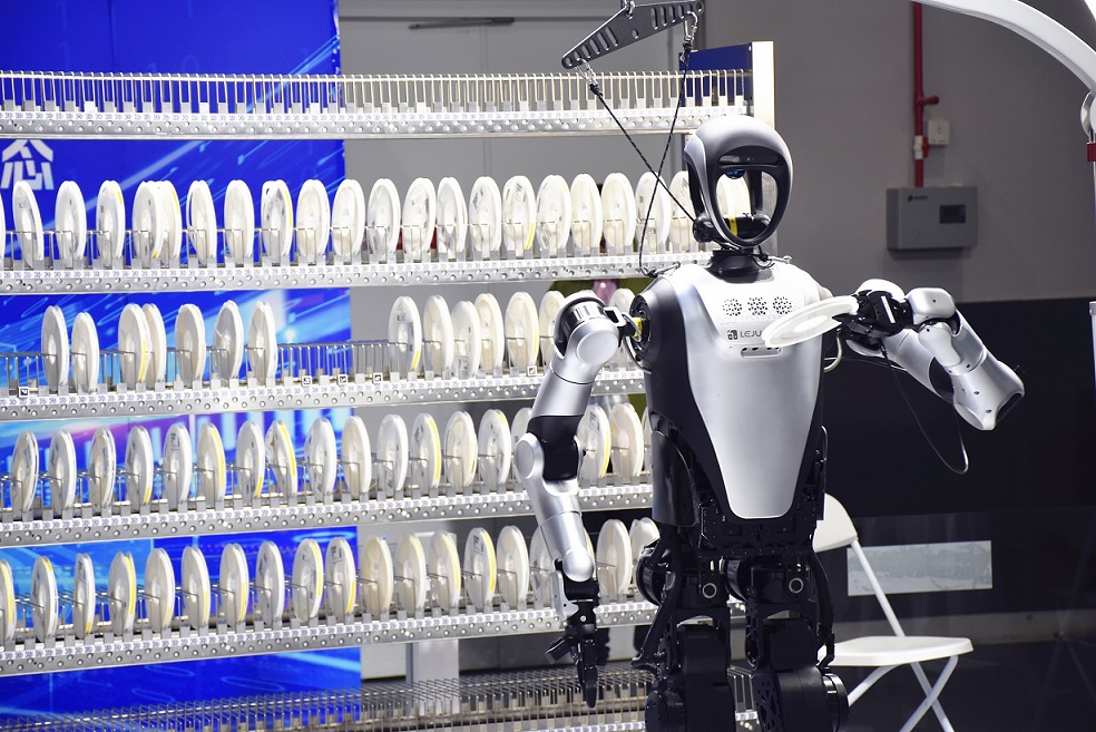 الذكاء الاصطناعي يمكّن الروبوتات من أن تكون أكثر ذكاء من خلال الفهم والتفاعل
