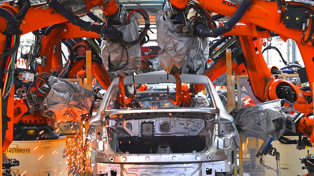 الخطة الخمسية الـ15: تحديث شامل لبناء الصناعات الحديثة