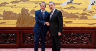 وزير الخارجية الصيني يحذر من عواقب في حال استهداف المنشآت النووية في صراع الشرق الأوسط