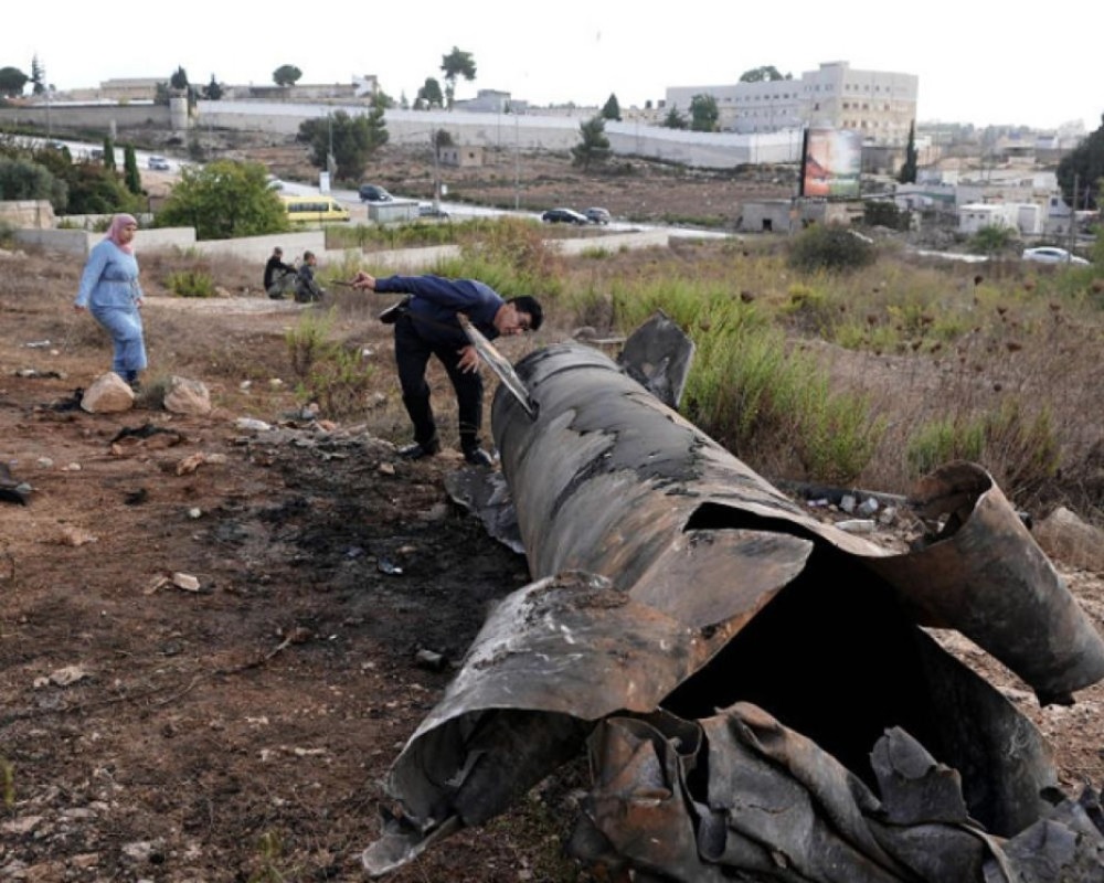 الدفاع المدني يتعامل مع 13 حالة تساقط شظايا صواريخ في الساعات الـ24 الماضية