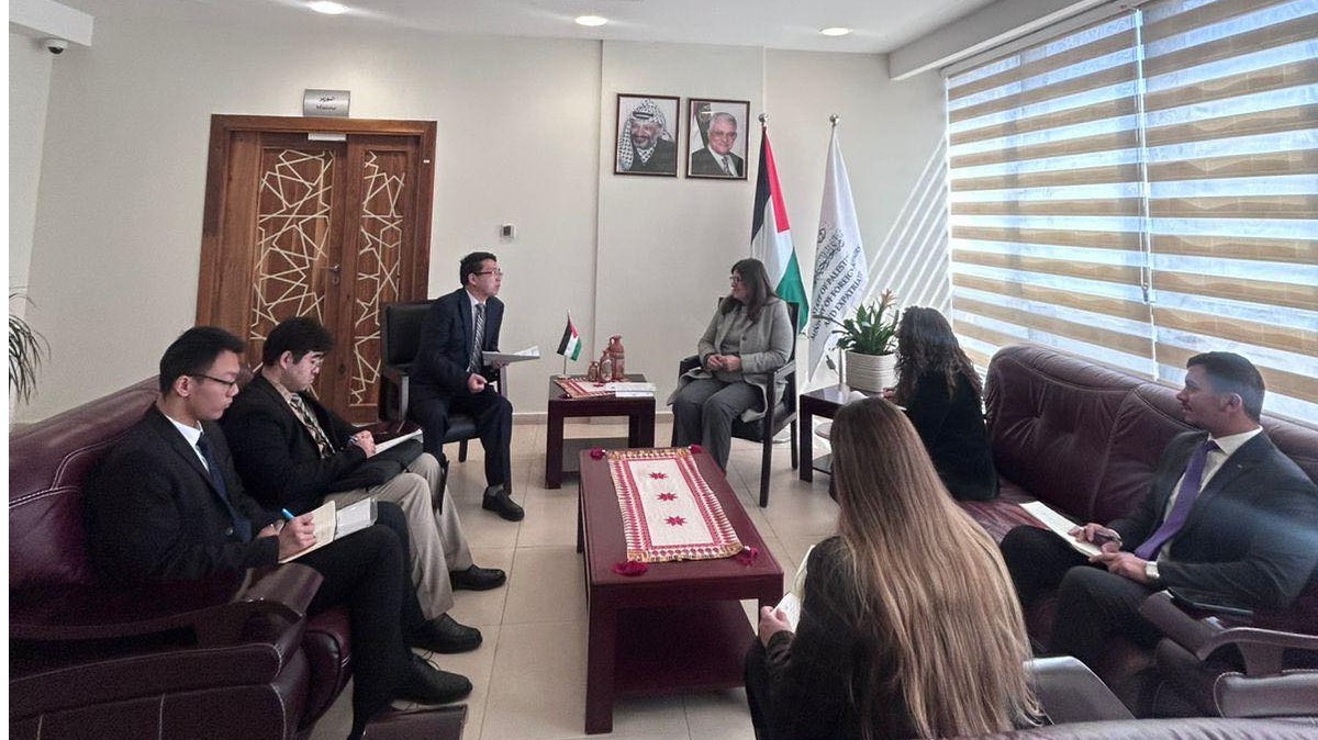 وزيرة الخارجية فارسين اغابيكيان شاهين تتسلم ثلاثة رسائل من وزير خارجية الصين