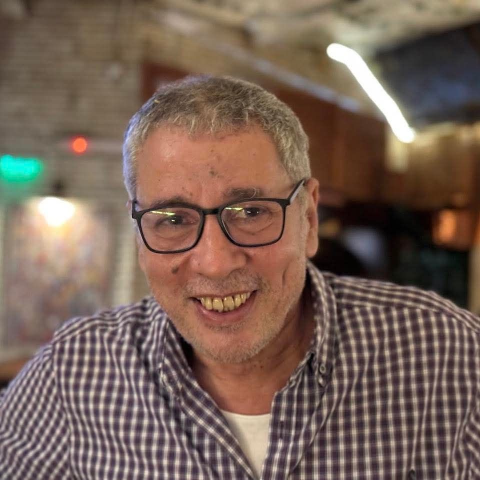 ساقاه القديمتان