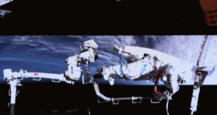 طاقم "شنتشو-21" يكمل السلسلة الثانية من الأنشطة خارج المركبة