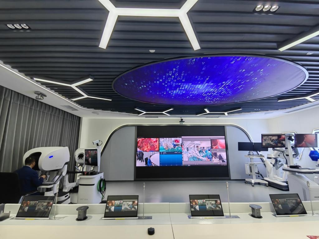 الجراحة الروبوتية عن بعد في الصين تفيد مرضى حول العالم.. ومركز جديد مرتقب في مصر يوليو المقبل