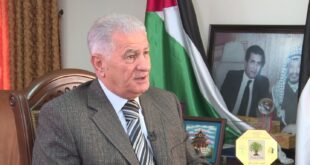 عباس زكي يتلقى رسالة من عبد الكريم بن مبارك الأمين العام لحزب جبهة التحرير الوطني الجزائري