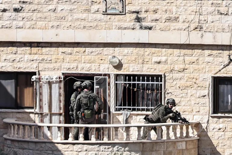 الاحتلال يستولي على منزل غرب سلفيت ويحوّله إلى ثكنة عسكرية