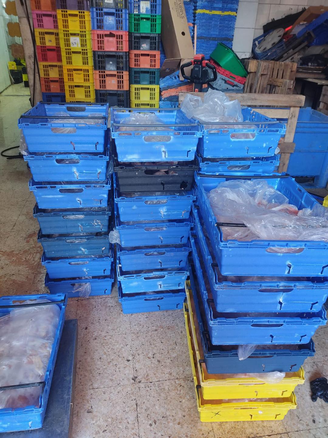 الأمن الوقائي يضبط 3 أطنان من الدجاج المجمد المخالف في ضواحي القدس