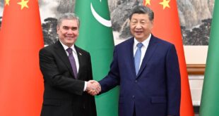 رئيس الصين شي جين بينغ يجتمع مع الزعيم الوطني للشعب التركماني