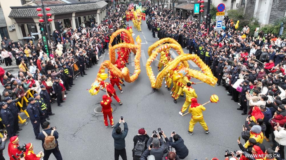 احتفالات تقليدية بمناسبة عيد الفوانيس في الصين
