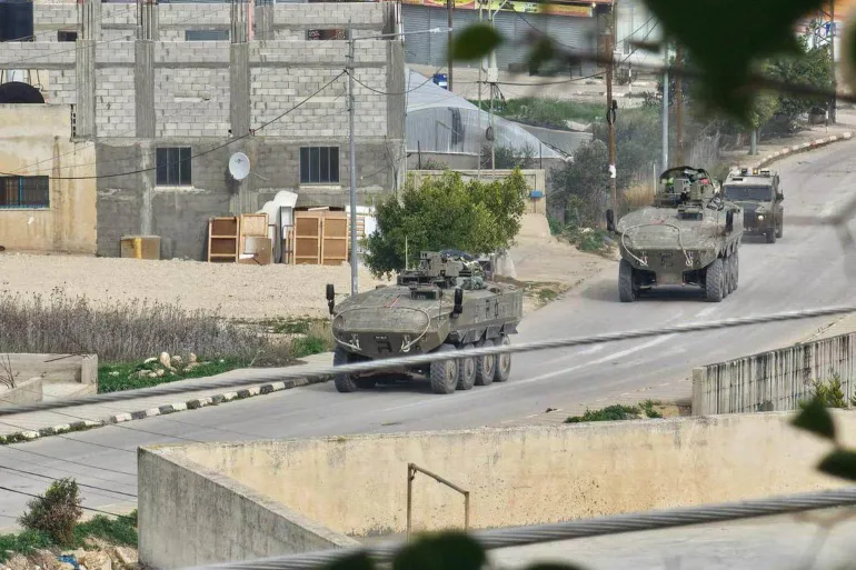 الاحتلال يدفع بمعدات عسكرية ثقيلة ومنازل متنقلة بين أريحا والعوجا