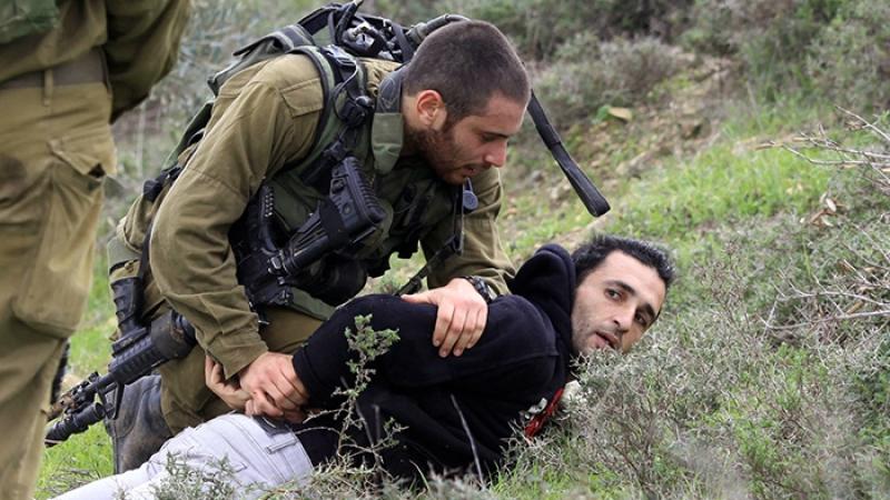 إصابة شاب برضوض جراء اعتداء الاحتلال عليه في قرية عزموط شرق نابلس