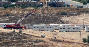 مستوطنون يشرعون بإقامة بؤرة استيطانية جديدة في بيت إكسا شمال غرب القدس