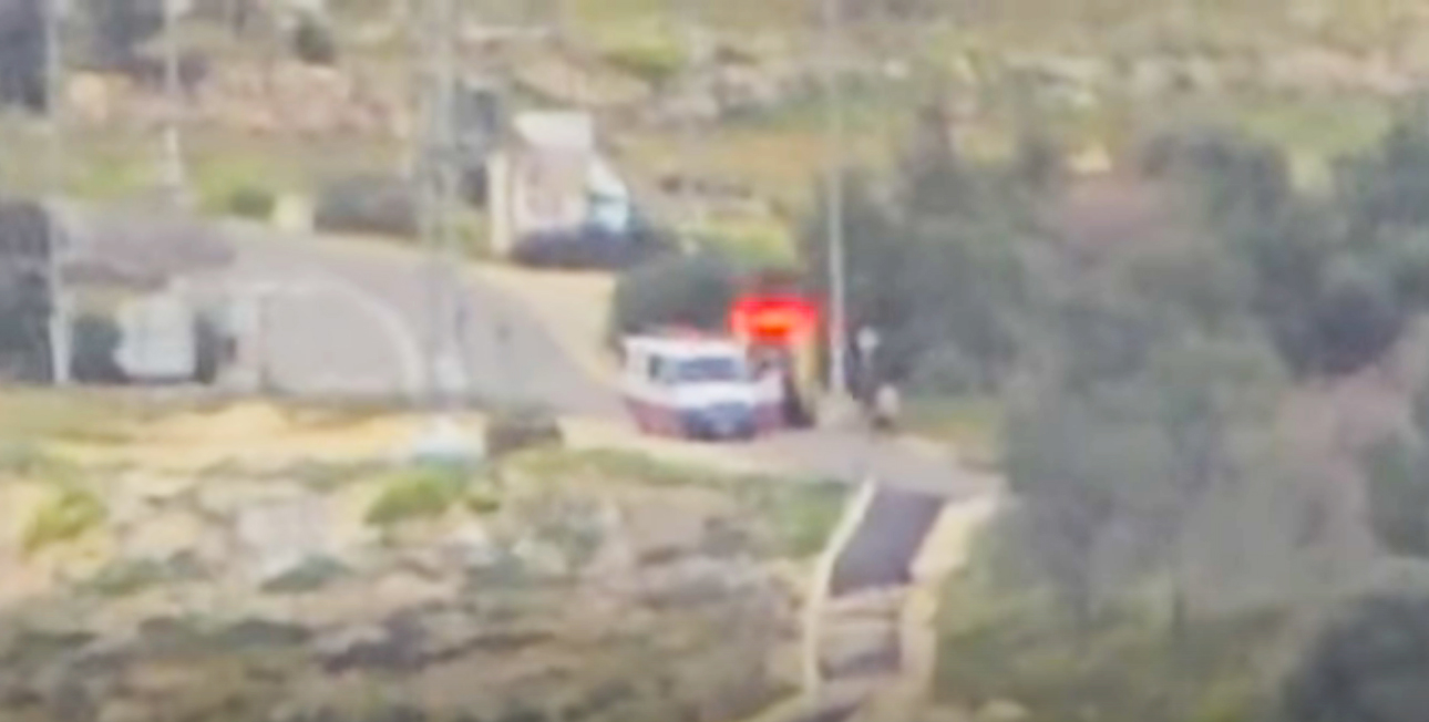 مستوطن يدعس طفلة ويصيبها بجروح في مسافر يطا جنوب الخليل