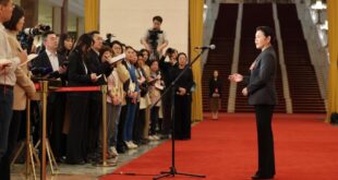 وزيرة العدل الصينية : الصين تعتزم تسريع دراسة التشريعات حول الذكاء الاصطناعي واقتصاد الارتفاعات المنخفضة