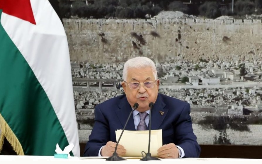 الرئيس محمود عباس يقرر تشكيل لجنة للتحقيق في المسؤولية الطبية عن استشهاد الأسير المحرر رياض العمور
