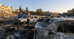 مستوطنون يضرمون النار في مركبة بقرية قصرة جنوب نابلس