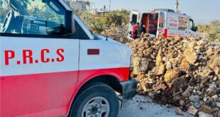 الاحتلال يغلق مداخل بلدة بيت أمر شمال الخليل