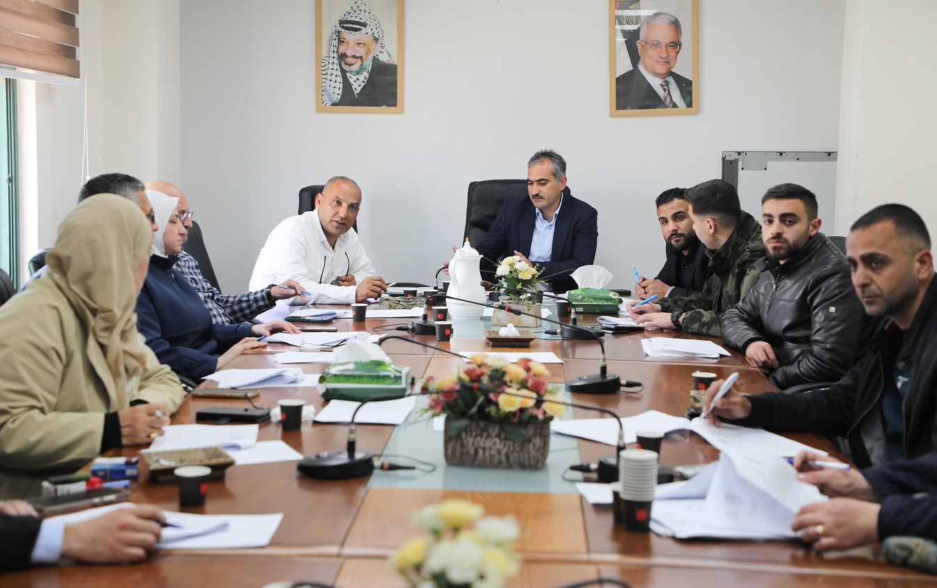 سلطة الأراضي تبحث سبل حماية أملاك الدولة وتقر إزالة تعديات في عدة محافظات