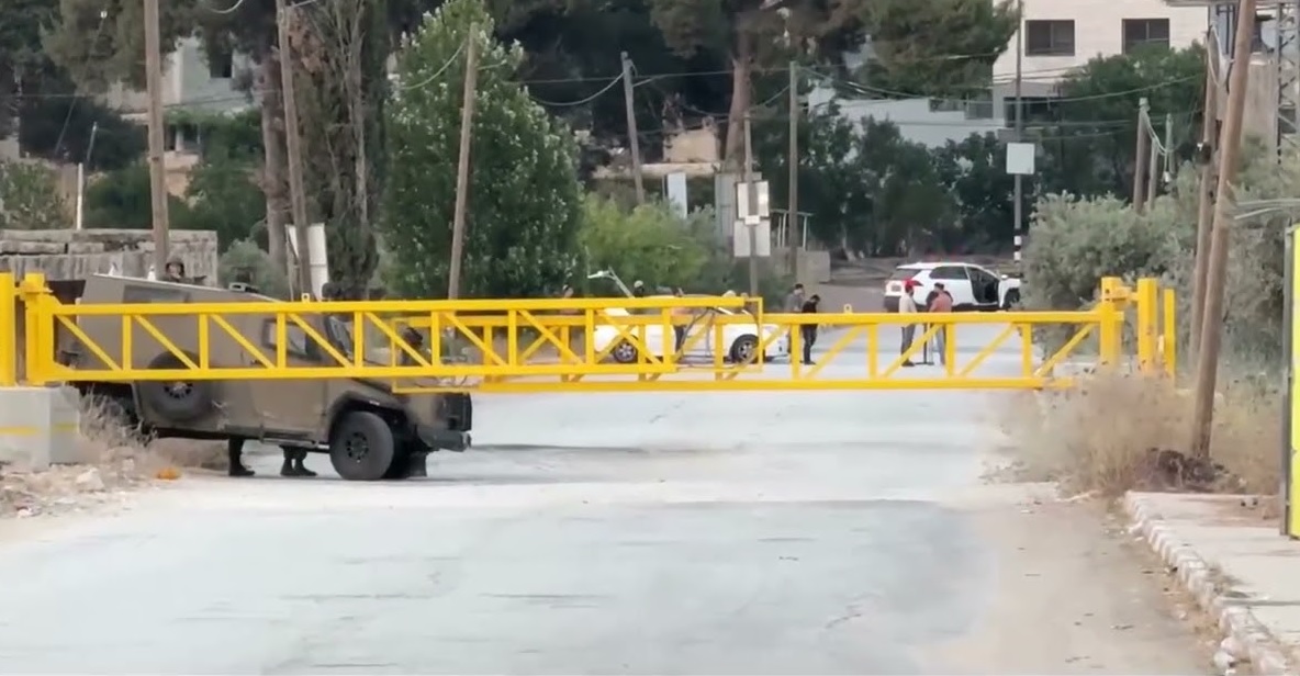 الاحتلال يغلق البوابة الشرقية في اللبن جنوب نابلس