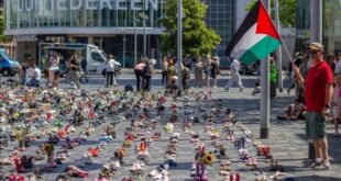 وقفة في العاصمة الهولندية إحياء لذكرى الأطفال والصحفيين الذين قتلتهم إسرائيل بغزة