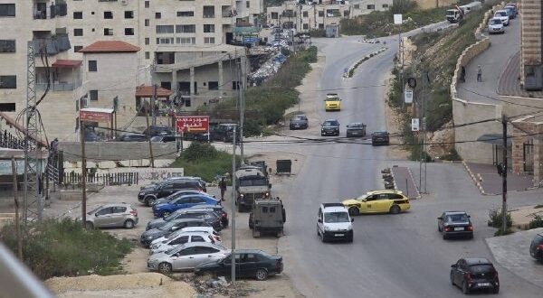 قوات الاحتلال تقتحم مدينة نابلس وتعتقل مواطنين